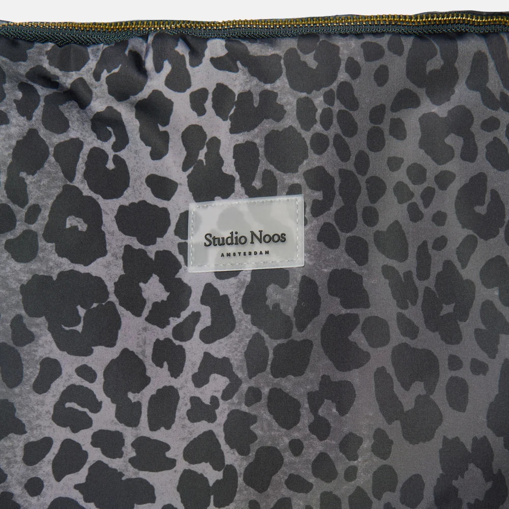 Studio Noos Antra Mom bag luiertas antra leopard bij Duifhuizen