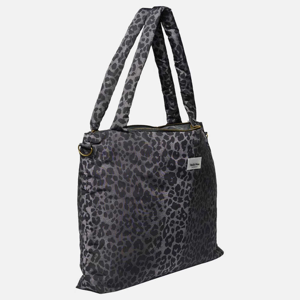 Studio Noos Antra Mom bag luiertas antra leopard bij Duifhuizen