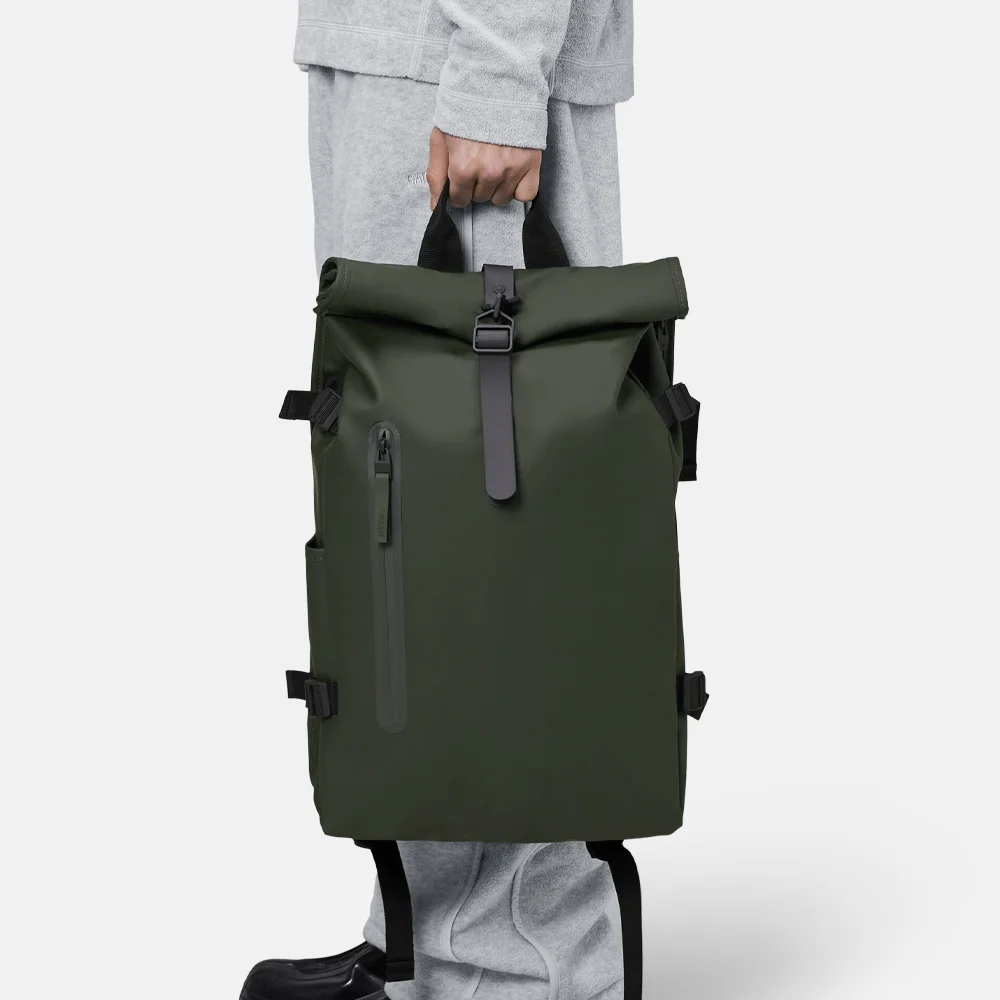 Rains Rolltop rugzak large 15 inch green bij Duifhuizen