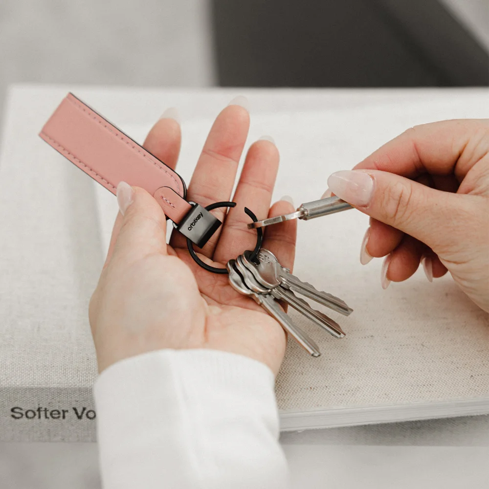 Orbitkey  Loop Keychain Leather cotton candy bij Duifhuizen