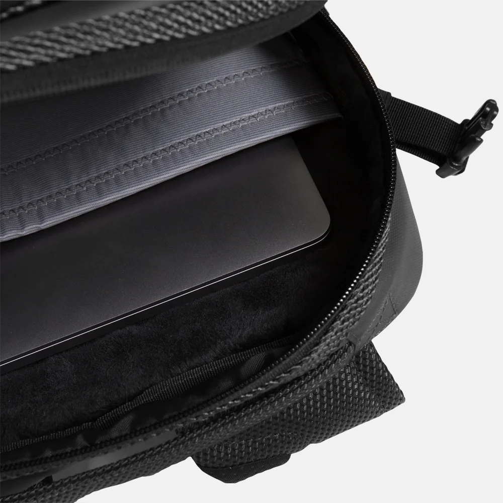 Eastpak CNNCT Tecum laptoprugzak 15 inch L black bij Duifhuizen