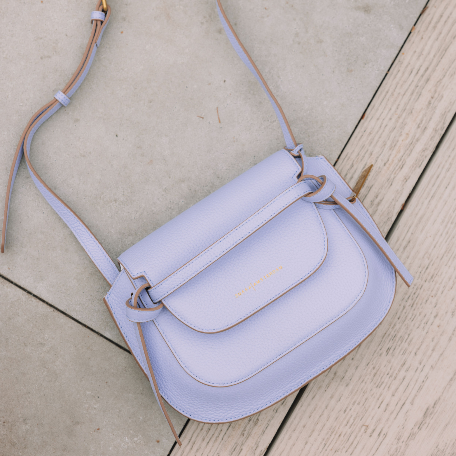 Smaak Amsterdam Clint crossbody tas lavender blue bij Duifhuizen