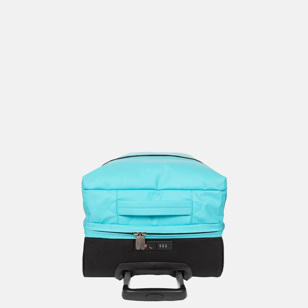 Eastpak Transit'r reistas op wielen L tarp sea bij Duifhuizen