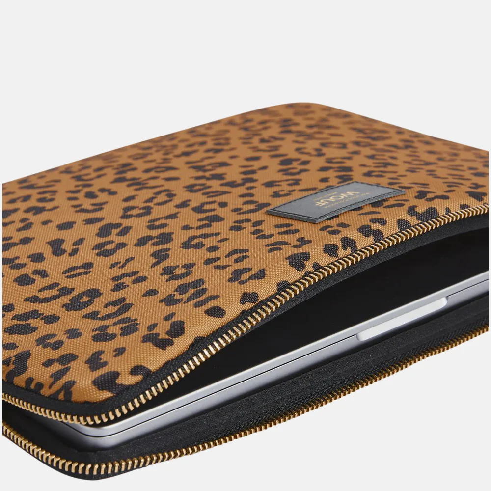 Wouf Agar laptophoes 13/14 inch leopard bij Duifhuizen