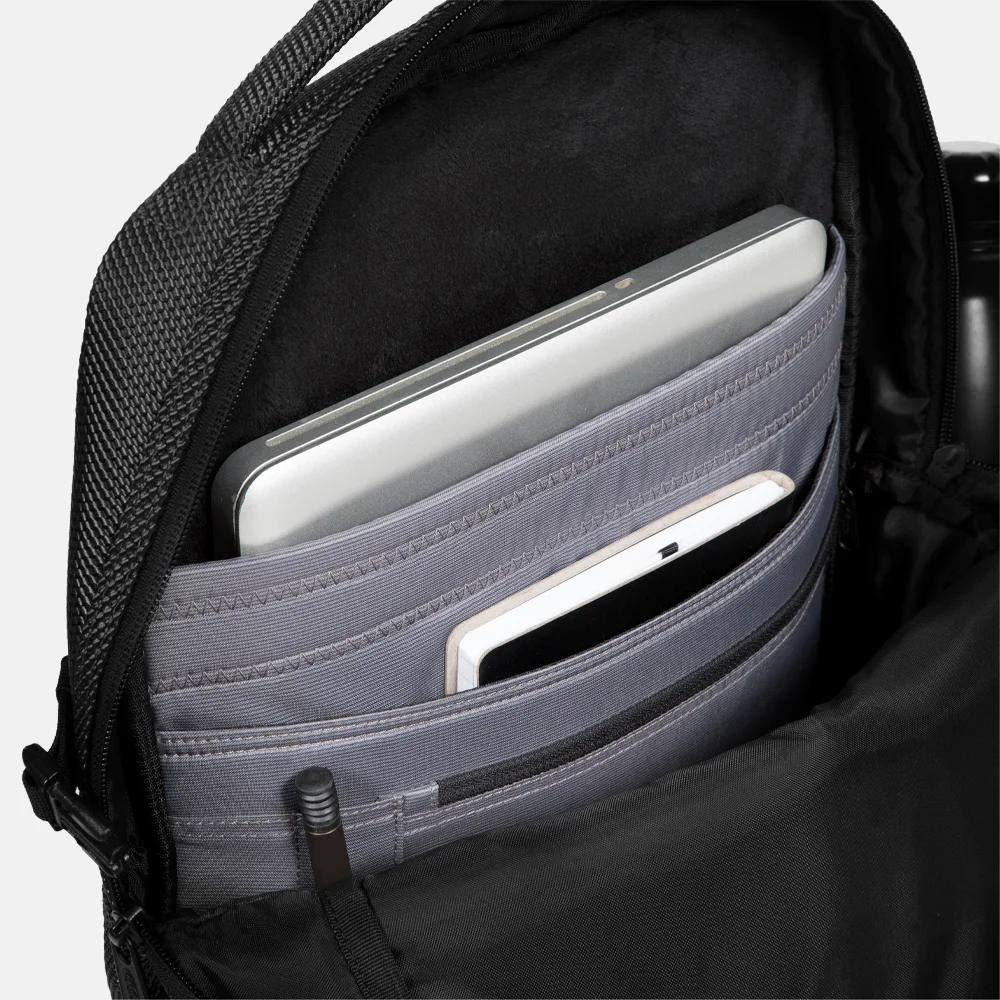 Eastpak CNNCT Tecum laptoprugzak 15 inch M black bij Duifhuizen