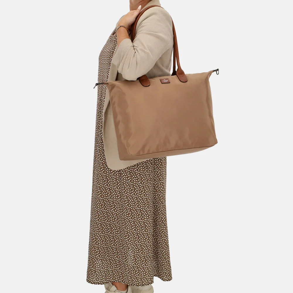 Charm London Buckingham shopper met 15.6 inch laptopvak L taupe bij Duifhuizen